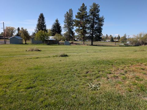 Tiny photo for 2445 5th Street, Malin, OR 97632 (MLS # 220220215)
