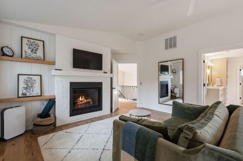 Tiny photo for 61519 Cultus Lake Court, Bend, OR 97702 (MLS # 220215057)