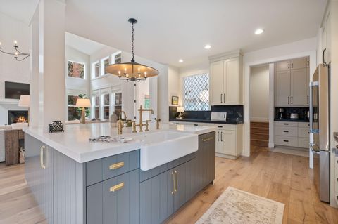 Tiny photo for 61519 Cultus Lake Court, Bend, OR 97702 (MLS # 220215057)