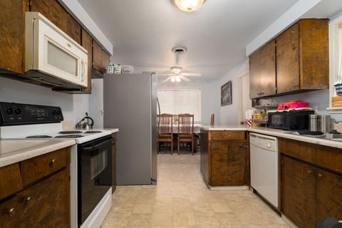 Tiny photo for 2441 N Keene Way Drive, Medford, OR 97504 (MLS # 220212935)