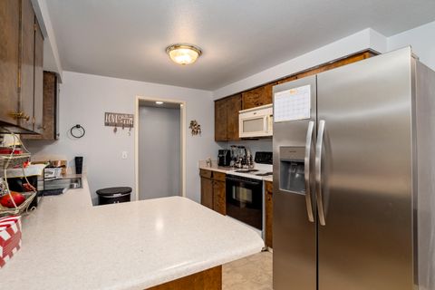 Tiny photo for 2441 N Keene Way Drive, Medford, OR 97504 (MLS # 220212935)