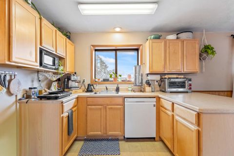 Tiny photo for 2603 NE Meadowcrest Drive, Prineville, OR 97754 (MLS # 220214233)