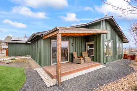 Tiny photo for 2603 NE Meadowcrest Drive, Prineville, OR 97754 (MLS # 220214233)