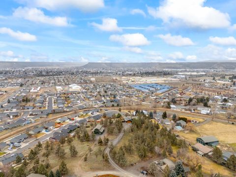 Tiny photo for 2603 NE Meadowcrest Drive, Prineville, OR 97754 (MLS # 220214233)