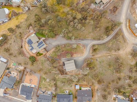 Tiny photo for 2603 NE Meadowcrest Drive, Prineville, OR 97754 (MLS # 220214233)