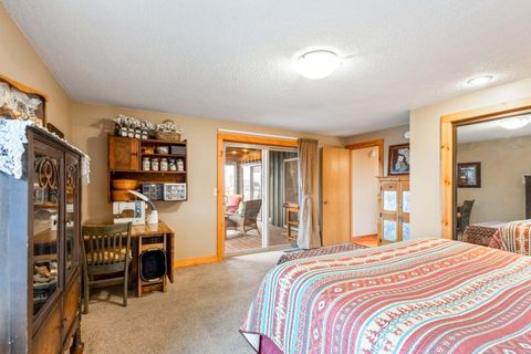 Tiny photo for 2603 NE Meadowcrest Drive, Prineville, OR 97754 (MLS # 220214233)