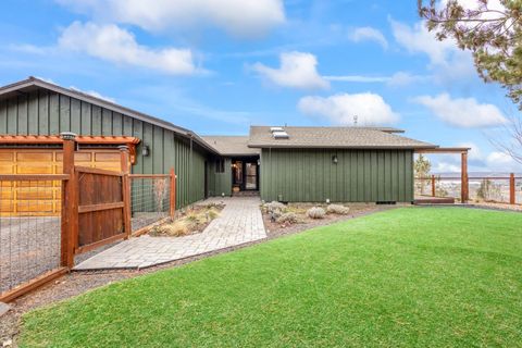 Tiny photo for 2603 NE Meadowcrest Drive, Prineville, OR 97754 (MLS # 220214233)