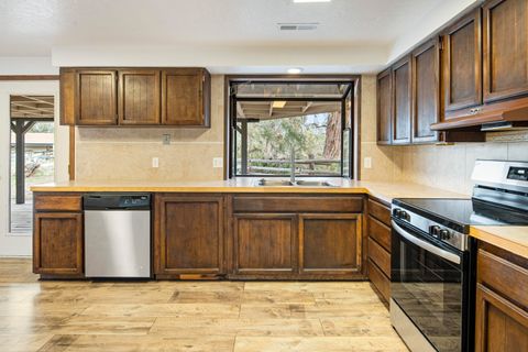 Tiny photo for 7203 NW Westwood Lane, Terrebonne, OR 97760 (MLS # 220220053)