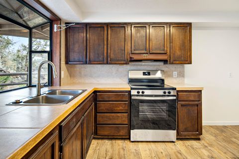 Tiny photo for 7203 NW Westwood Lane, Terrebonne, OR 97760 (MLS # 220220053)