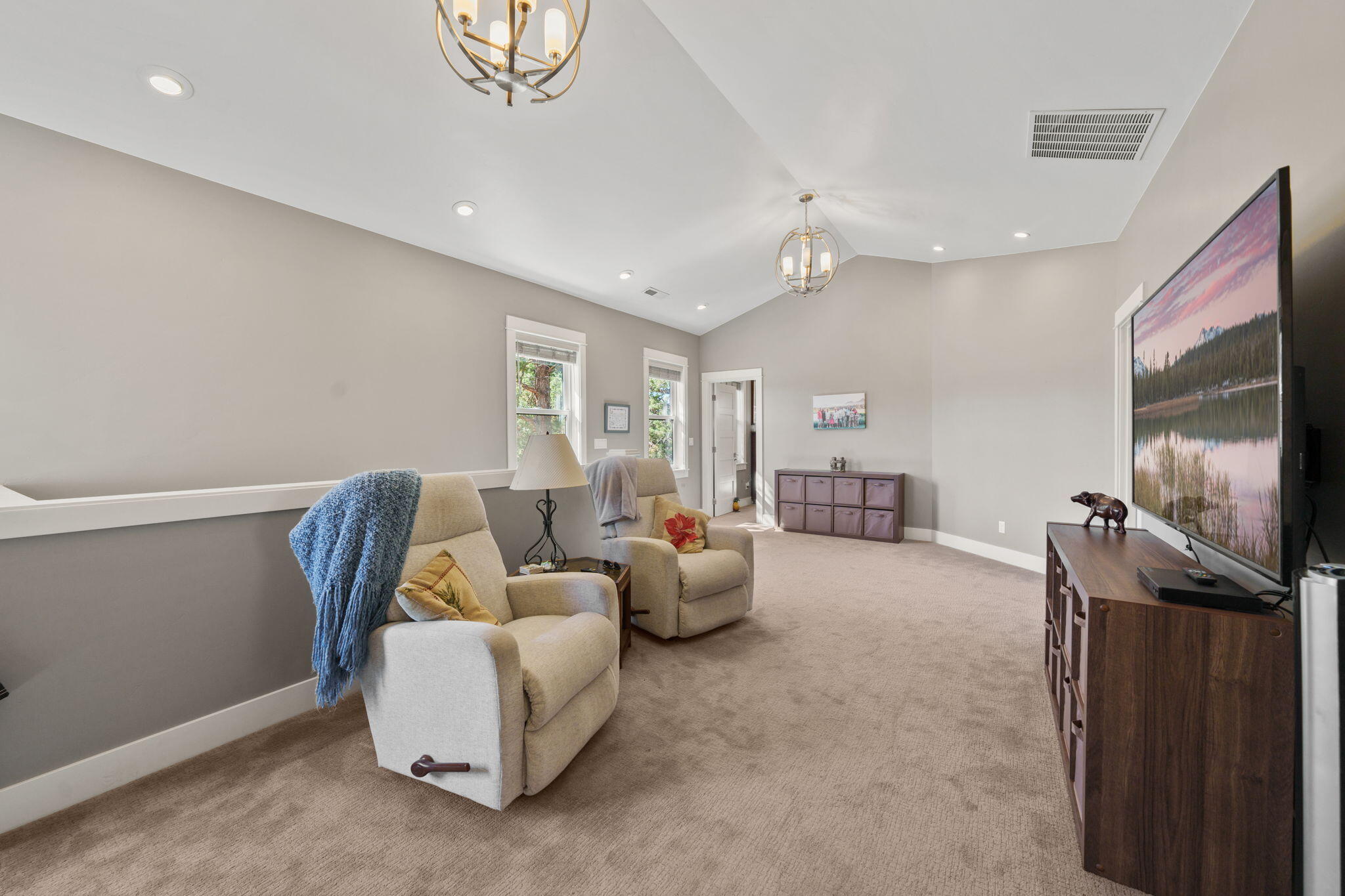 SaddleStone - Residential