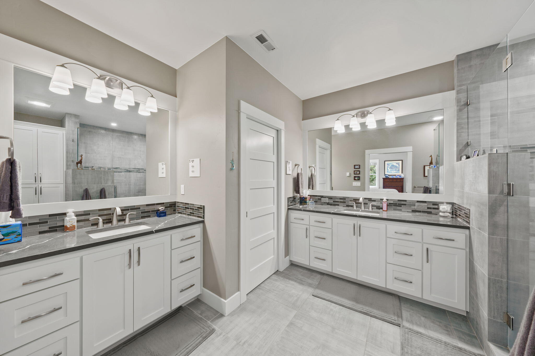 SaddleStone - Residential