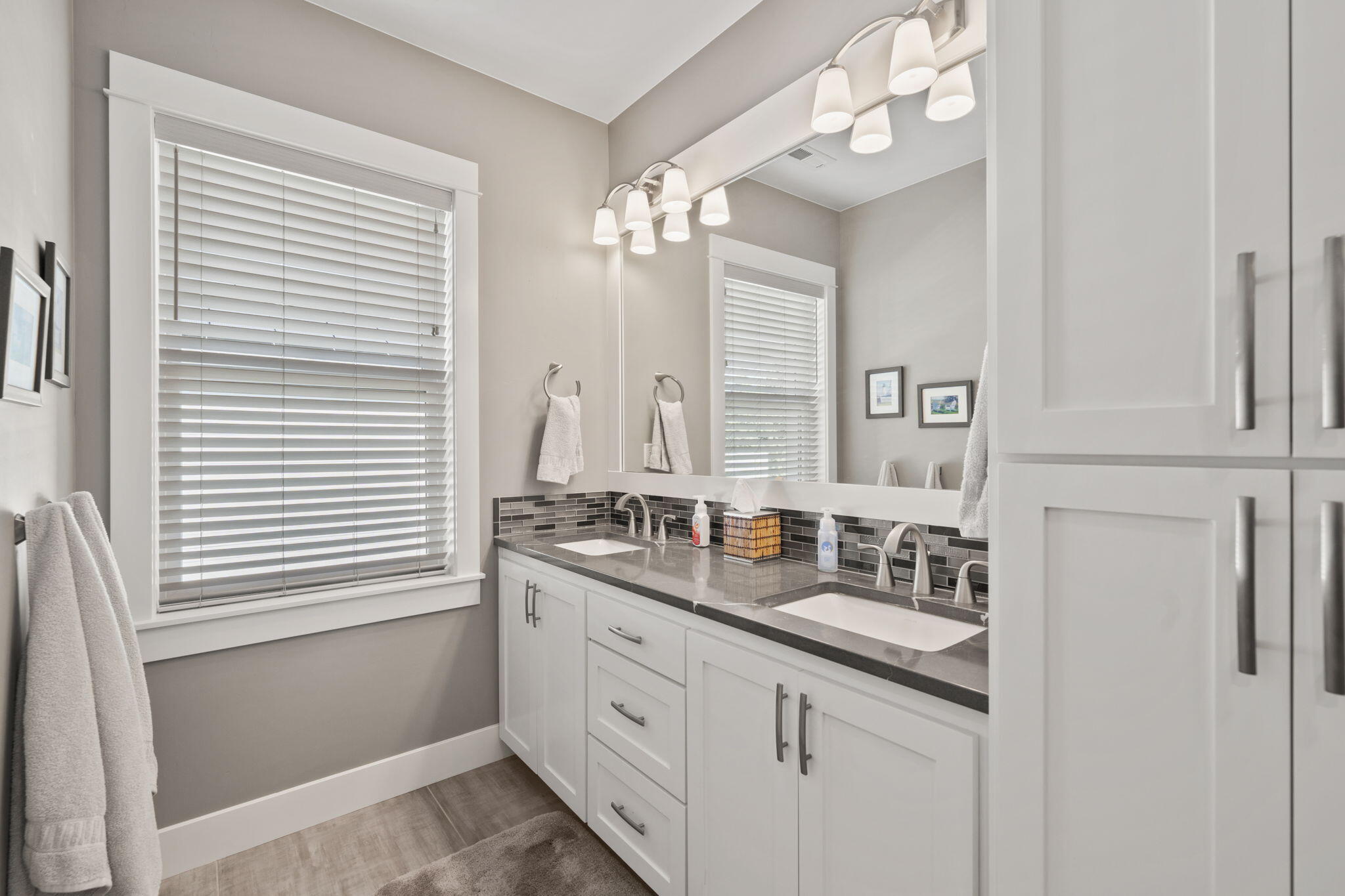 SaddleStone - Residential