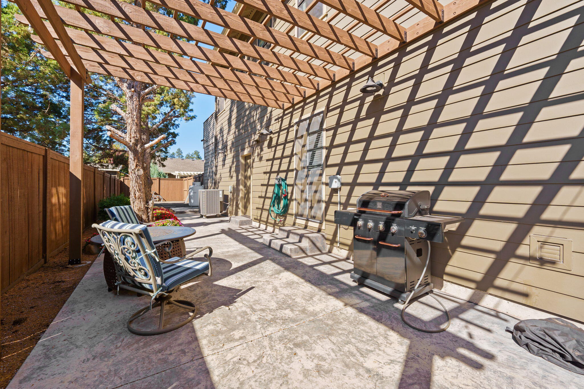 SaddleStone - Residential