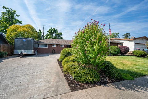 Tiny photo for 1872 Hybiscus Street, Medford, OR 97504 (MLS # 220227192)