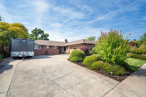 Tiny photo for 1872 Hybiscus Street, Medford, OR 97504 (MLS # 220227192)