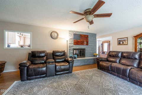 Tiny photo for 1872 Hybiscus Street, Medford, OR 97504 (MLS # 220227192)