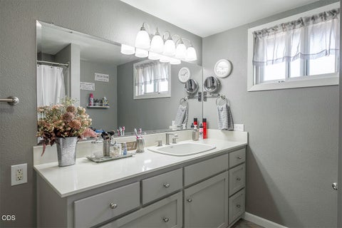 Tiny photo for 1872 Hybiscus Street, Medford, OR 97504 (MLS # 220227192)