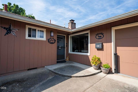Tiny photo for 1872 Hybiscus Street, Medford, OR 97504 (MLS # 220227192)