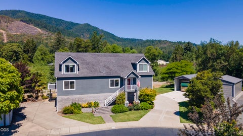 Photo of 106 Creek View Lane, Rogue River, OR 97537 (MLS # 220223261)