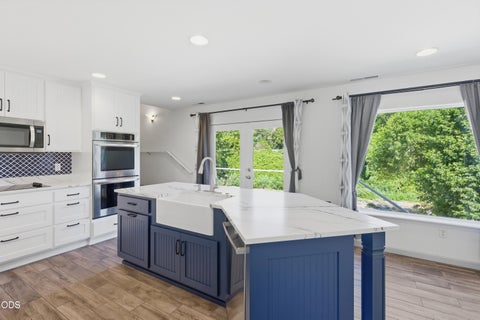 Tiny photo for 106 Creek View Lane, Rogue River, OR 97537 (MLS # 220223261)
