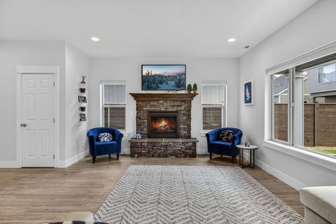 Tiny photo for 20583 Rolen Avenue, Bend, OR 97702 (MLS # 220212599)