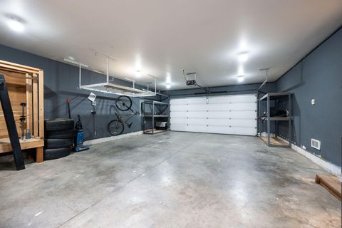 Tiny photo for 530 NE Majesty Lane, Bend, OR 97701 (MLS # 220211674)