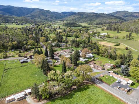 Tiny photo for 3248 Griffin Creek Road, Medford, OR 97501 (MLS # 220226820)