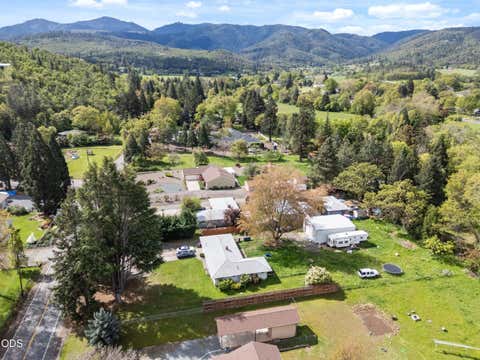 Tiny photo for 3248 Griffin Creek Road, Medford, OR 97501 (MLS # 220226820)