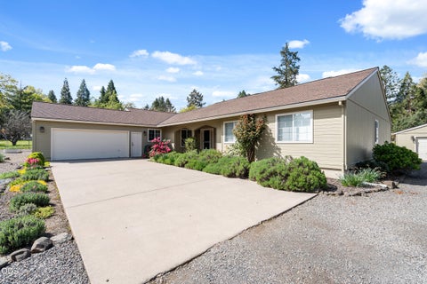 Tiny photo for 3248 Griffin Creek Road, Medford, OR 97501 (MLS # 220226820)