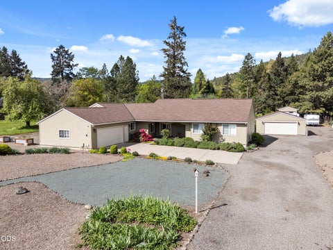 Tiny photo for 3248 Griffin Creek Road, Medford, OR 97501 (MLS # 220226820)