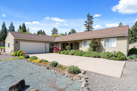 Tiny photo for 3248 Griffin Creek Road, Medford, OR 97501 (MLS # 220226820)