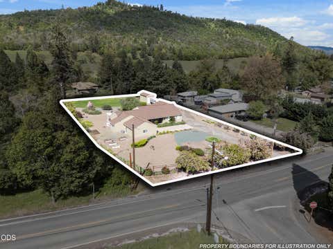 Tiny photo for 3248 Griffin Creek Road, Medford, OR 97501 (MLS # 220226820)