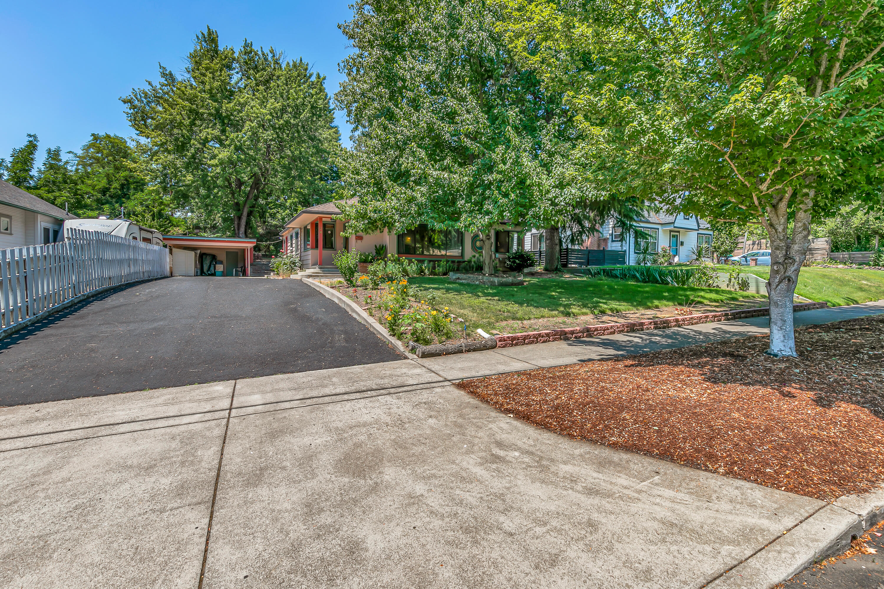 Siskiyou Heights Addition - Residential