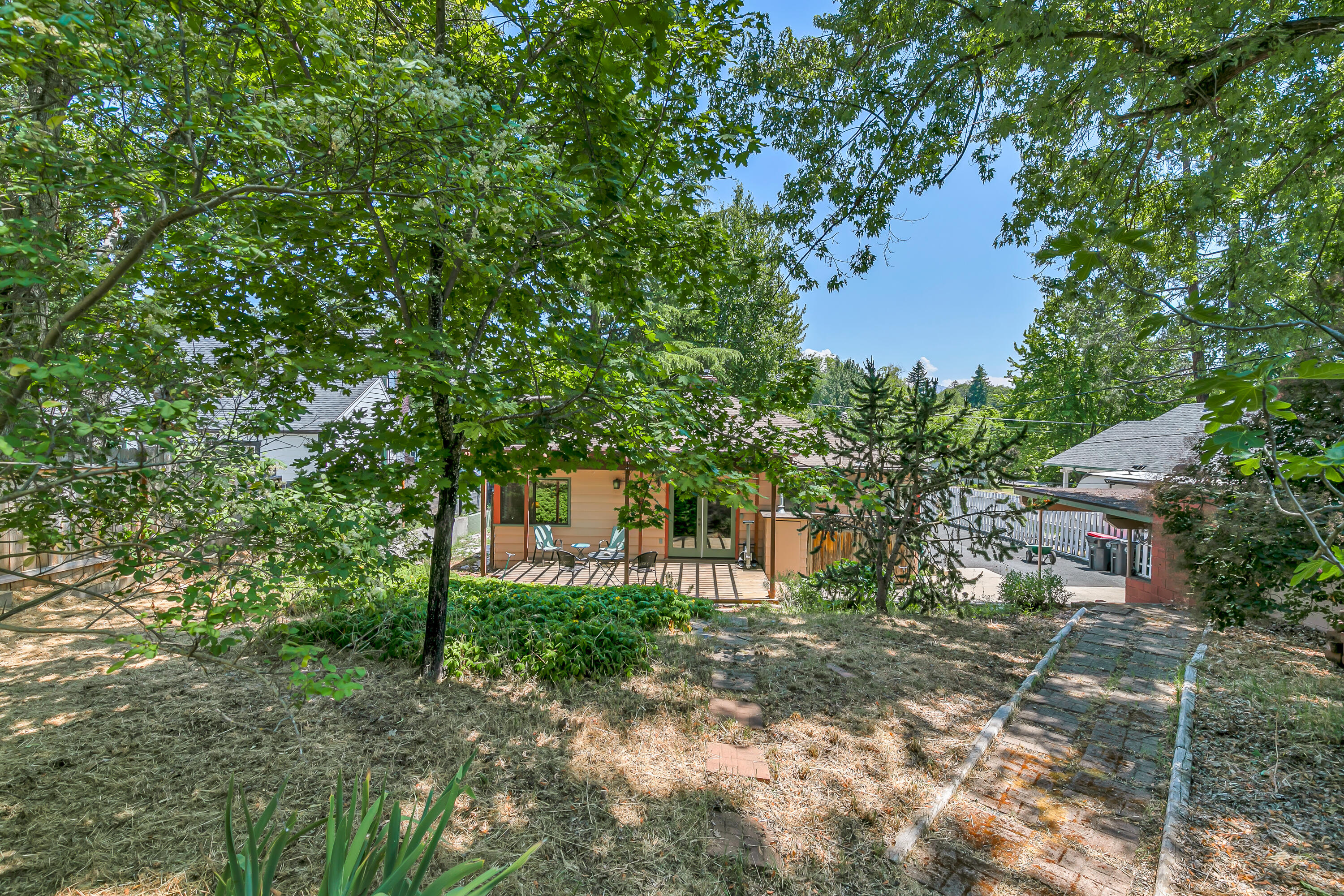 Siskiyou Heights Addition - Residential