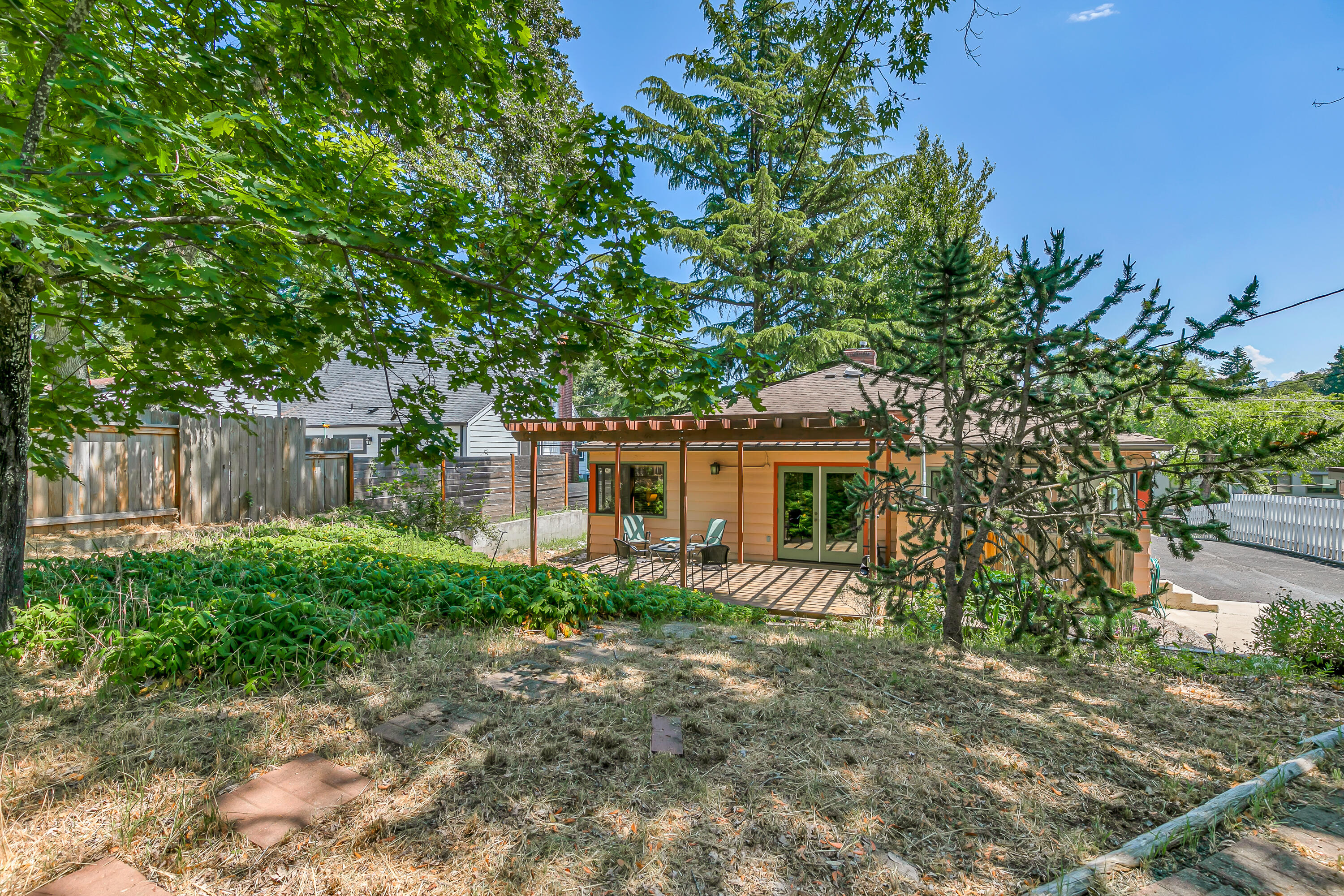 Siskiyou Heights Addition - Residential
