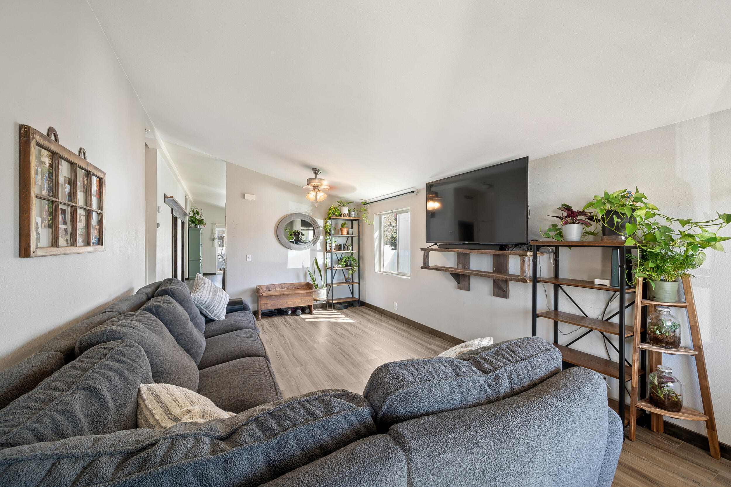 2527 SW Mariposa Loop