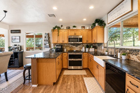 Tiny photo for 10643 Antioch Road, White City, OR 97503 (MLS # 220226152)