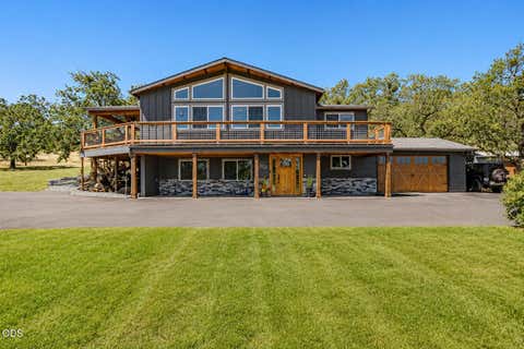 Photo of 10643 Antioch Road, White City, OR 97503 (MLS # 220226152)