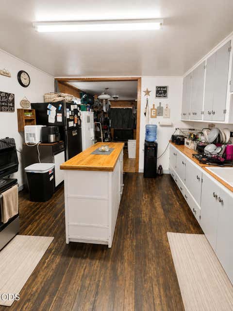 Tiny photo for 605 SE School Street, Enterprise, OR 97828 (MLS # 220227288)