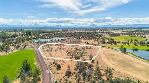 Tiny photo for 711 NE Good Pasture Loop, Terrebonne, OR 97760 (MLS # 220203653)