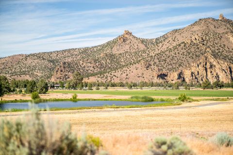 Tiny photo for 711 NE Good Pasture Loop, Terrebonne, OR 97760 (MLS # 220203653)