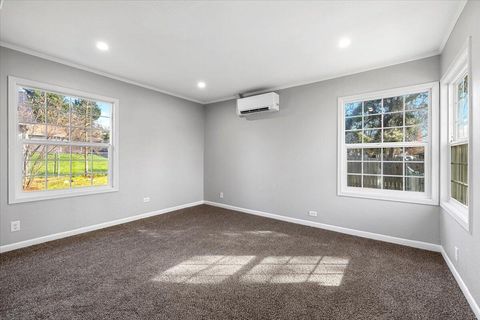 Tiny photo for 832 Wabash Avenue, Medford, OR 97504 (MLS # 220217186)