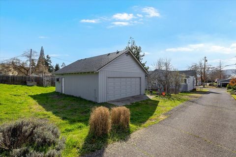 Tiny photo for 832 Wabash Avenue, Medford, OR 97504 (MLS # 220217186)