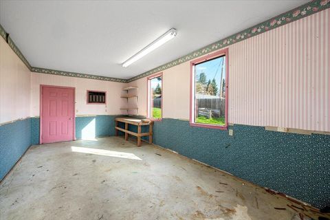 Tiny photo for 832 Wabash Avenue, Medford, OR 97504 (MLS # 220217186)