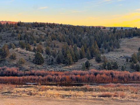 Tiny photo for 14090 SE Wickiup Road, Prineville, OR 97754 (MLS # 220215070)