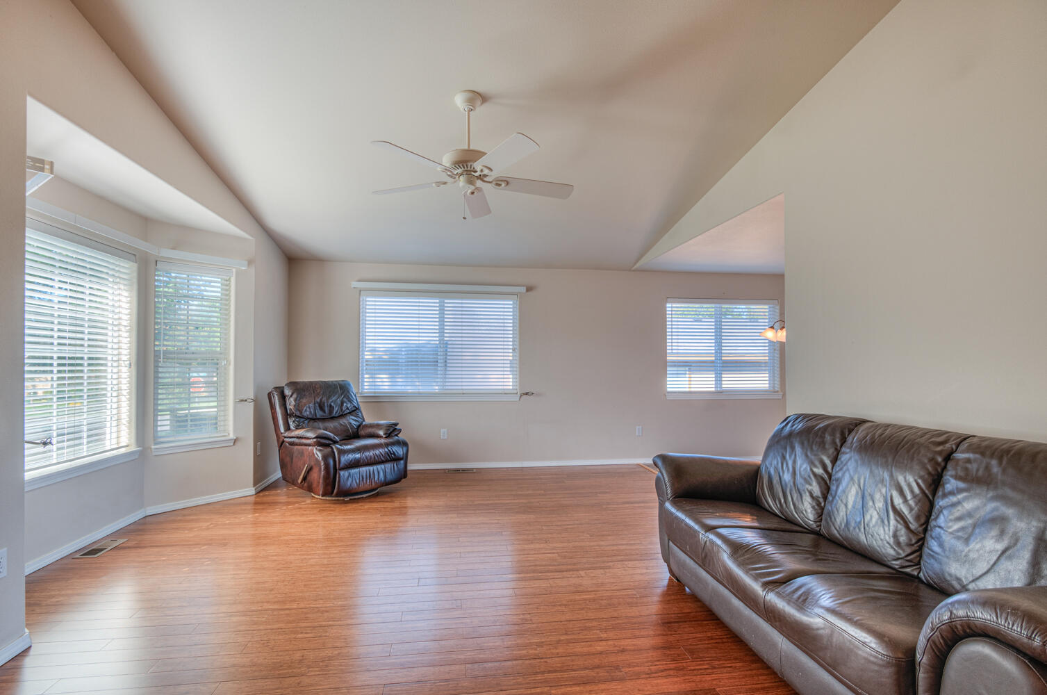 3318 Hoona Drive