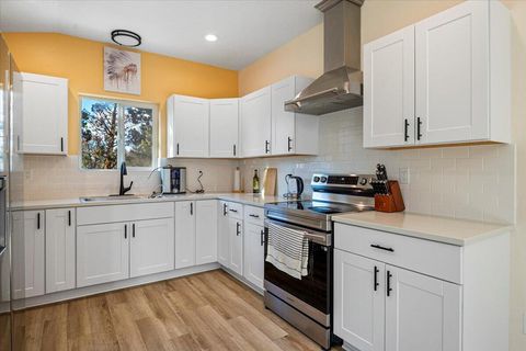 Tiny photo for 15901 SW Frog Court, Terrebonne, OR 97760 (MLS # 220213075)