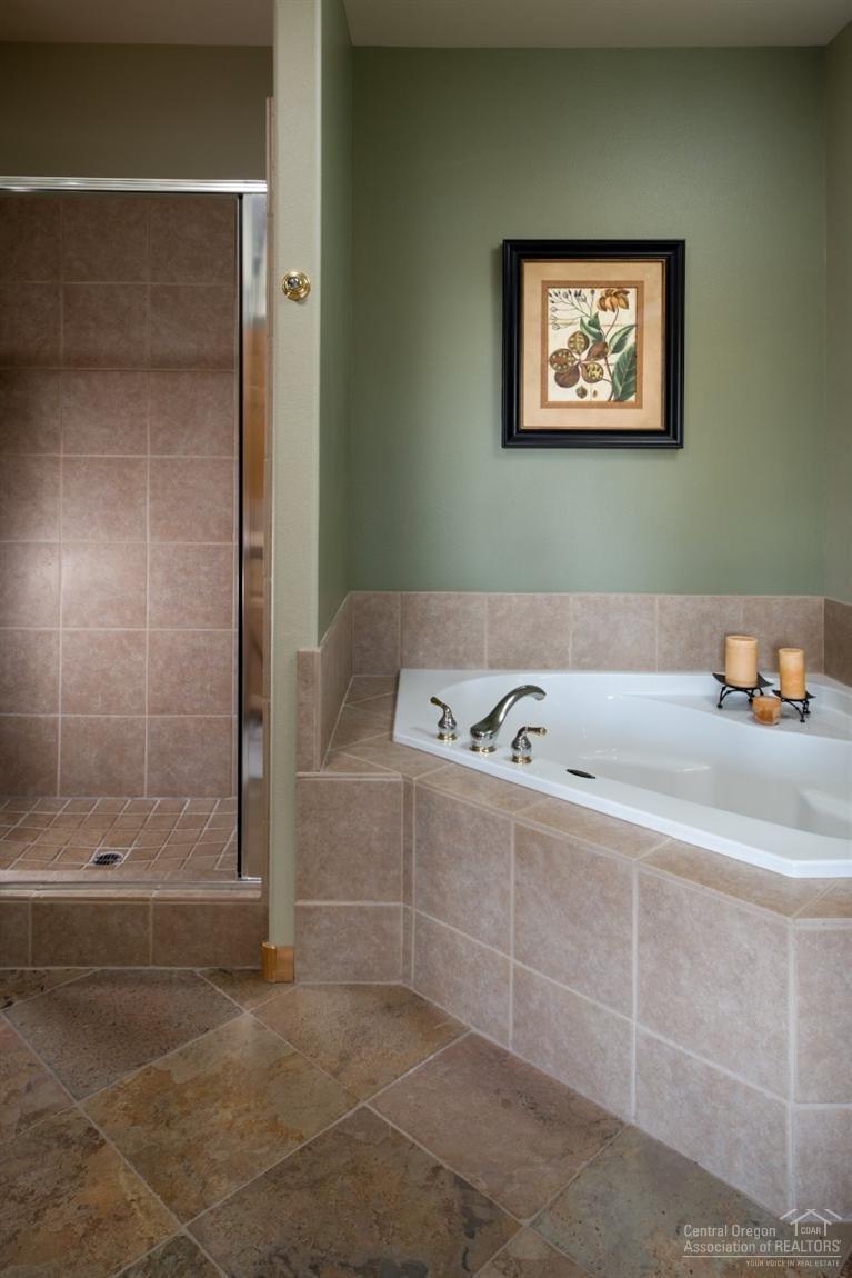 Broken Top - Residential