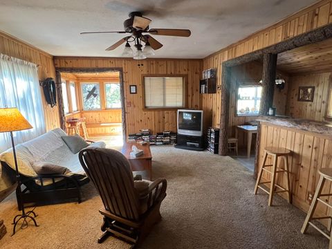 Tiny photo for 109 S 3rd Avenue S, Chiloquin, OR 97624 (MLS # 220215123)