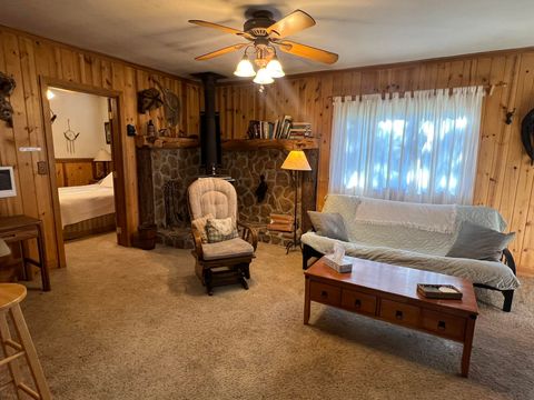 Tiny photo for 109 S 3rd Avenue S, Chiloquin, OR 97624 (MLS # 220215123)